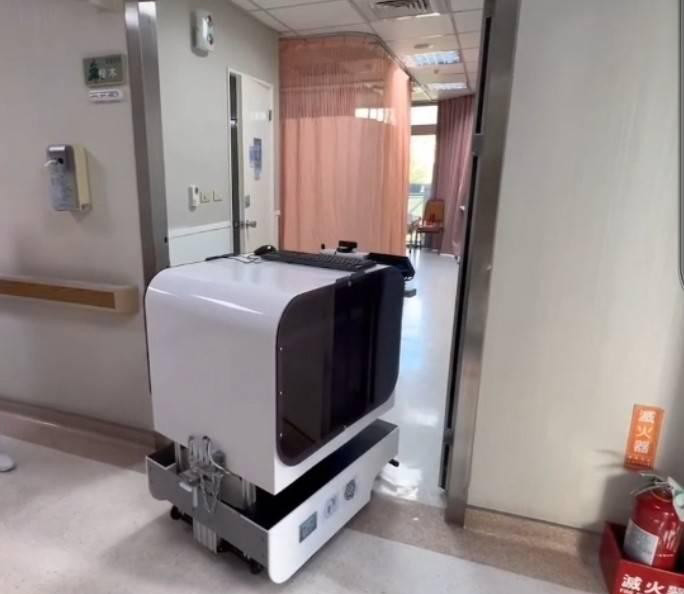 第一代智慧護理車